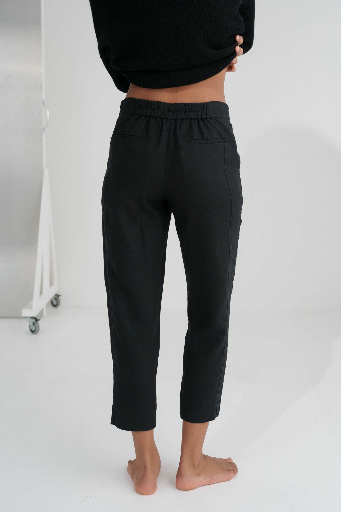 LILLY PILLY Emer black linen pants back view