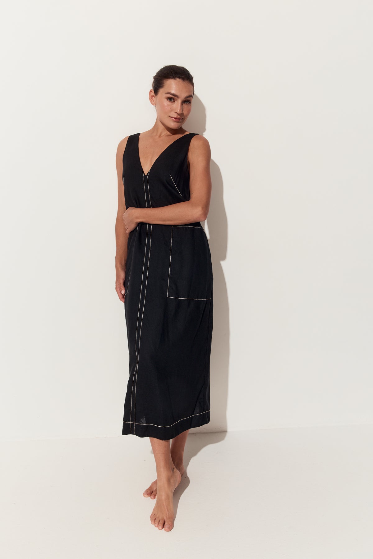 Iris Linen Midi Dress - Black