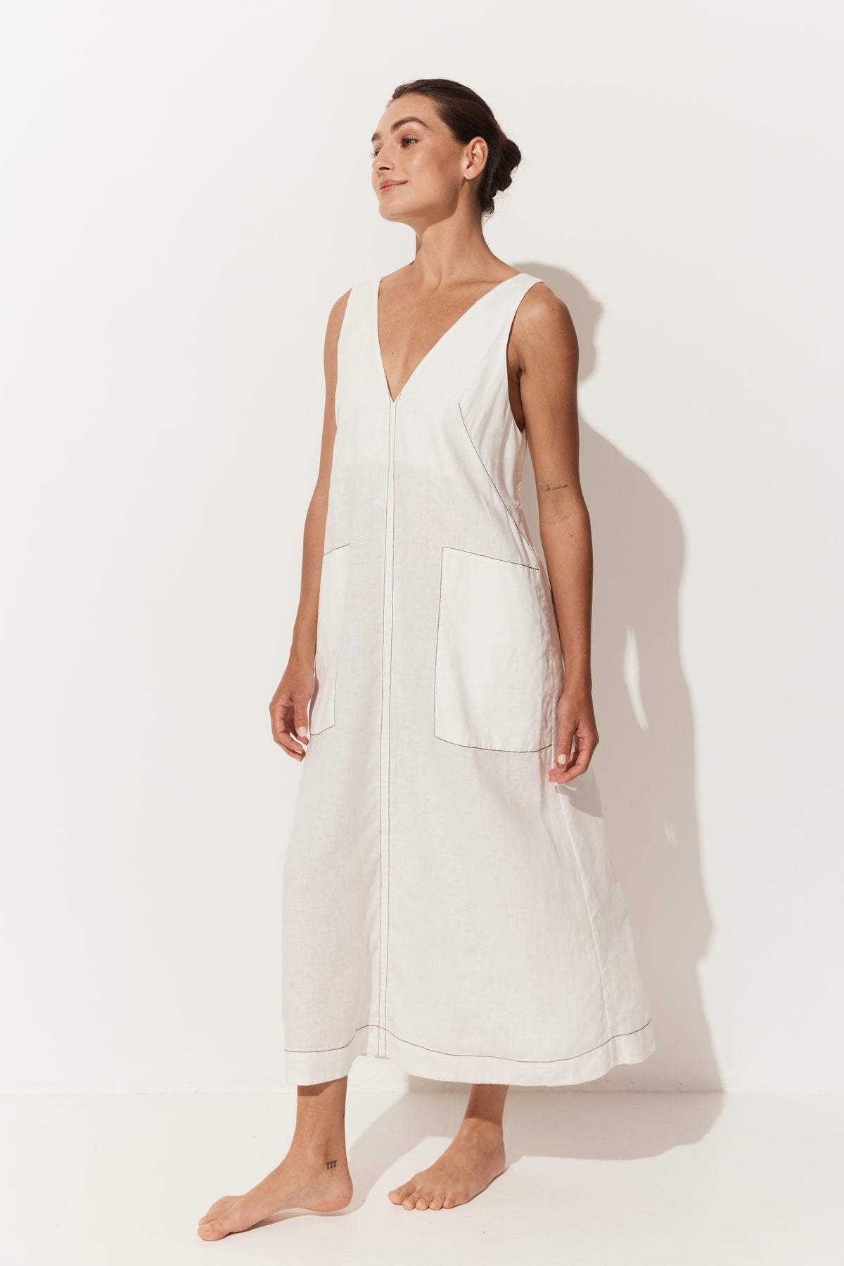 Iris Linen Midi Dress in Ivory and Chocolate - three quarter view of ivory white linen midi with chocolate stitching - Lilly Pilly Collection