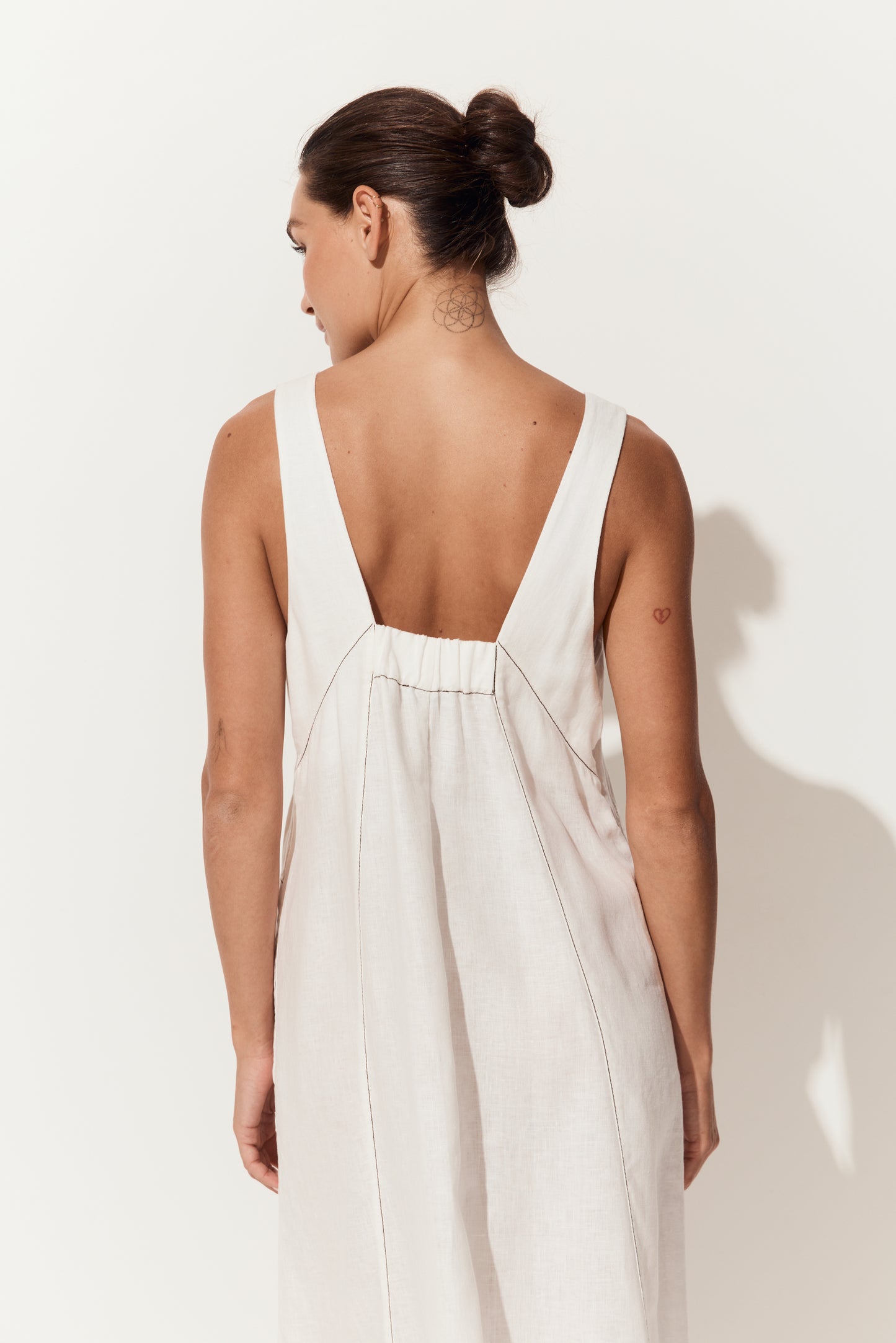 Iris Linen Midi Dress in Ivory and Chocolate - close up back view of ivory white linen midi with chocolate stitching - Lilly Pilly Collection