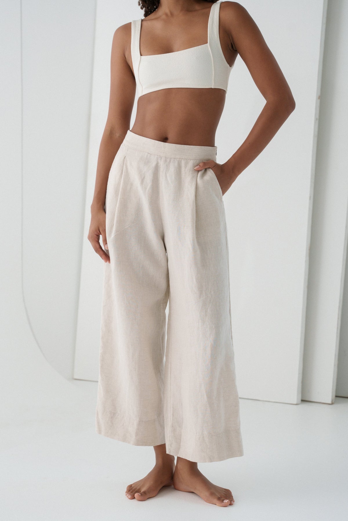 LILLY PILLY Ivy linen pants in Oatmeal close up view