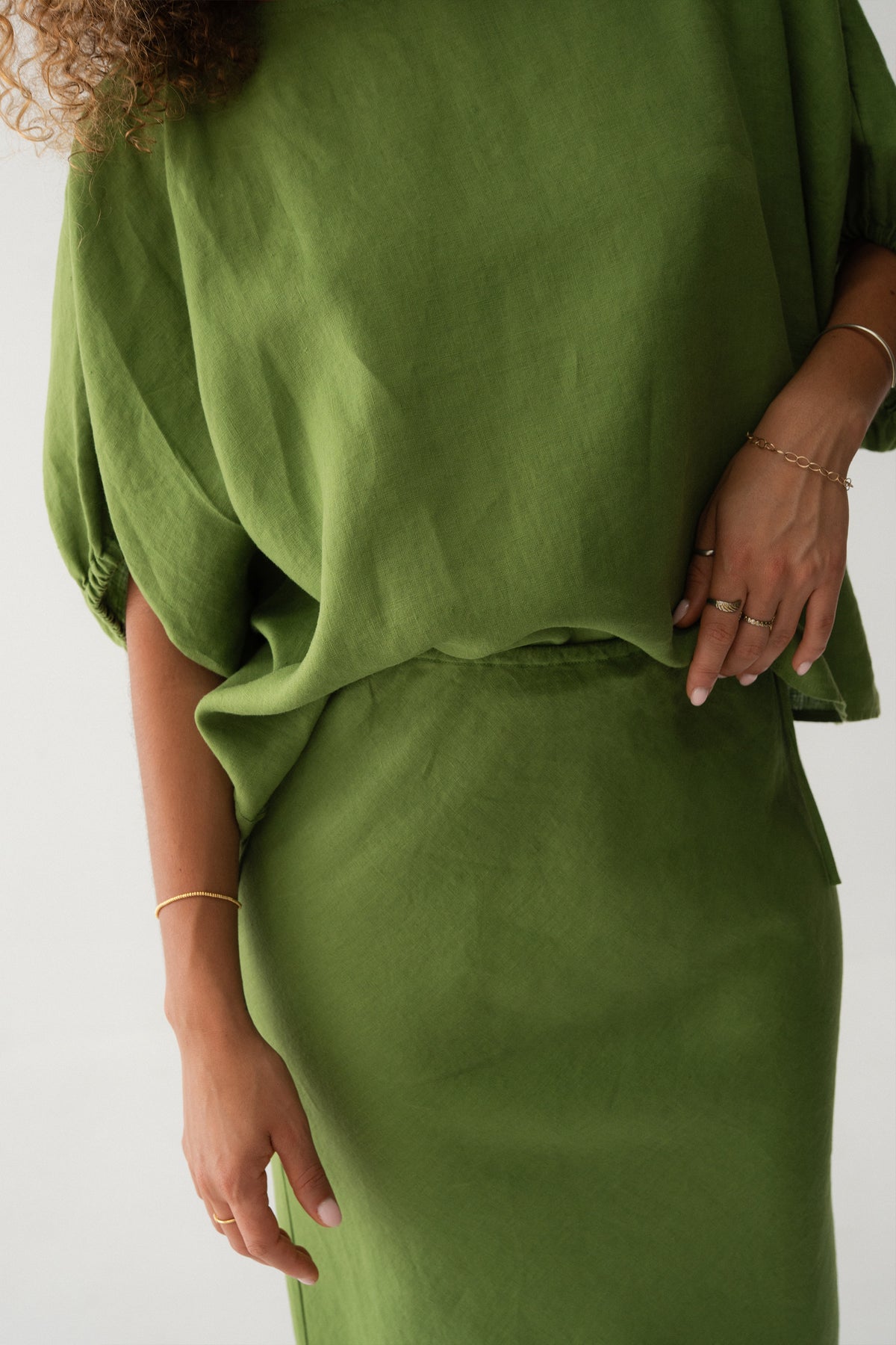 Tina Linen Top in Lime Green - close-up of puff sleeve and elasticated cuff detail - Lilly Pilly Collection
